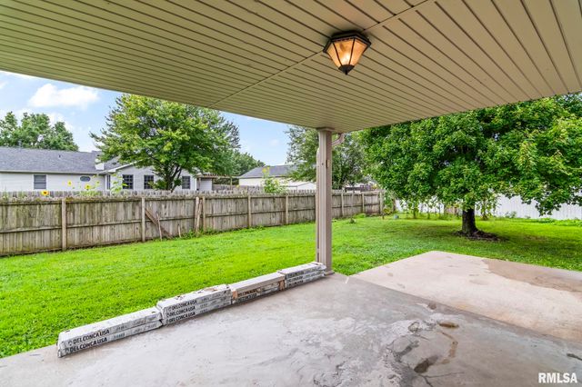 1408 SEQUOIA Drive, Chatham, IL 62629