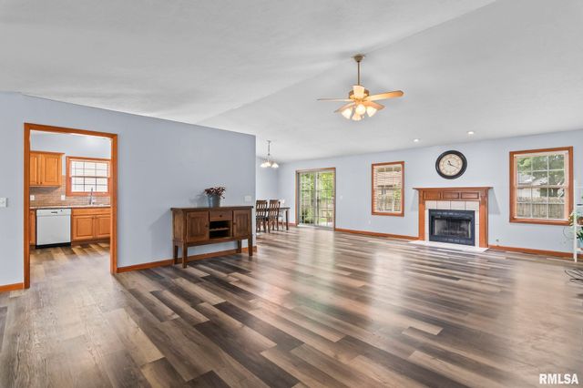 1408 SEQUOIA Drive, Chatham, IL 62629