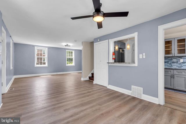 1095 TRENT RD, Camden, NJ 08104