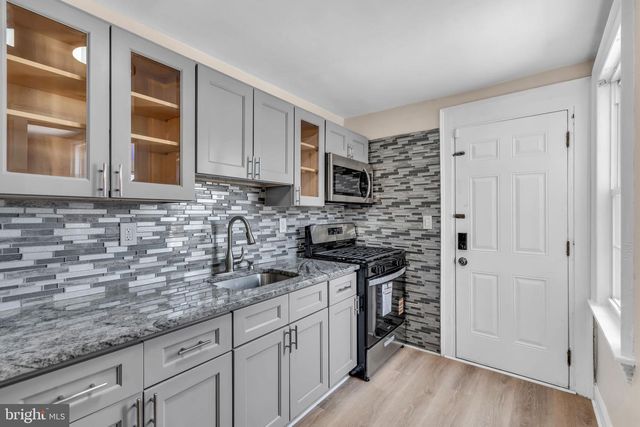 1095 TRENT RD, Camden, NJ 08104