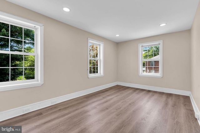 1095 TRENT RD, Camden, NJ 08104