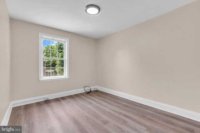 1095 TRENT RD, Camden, NJ 08104