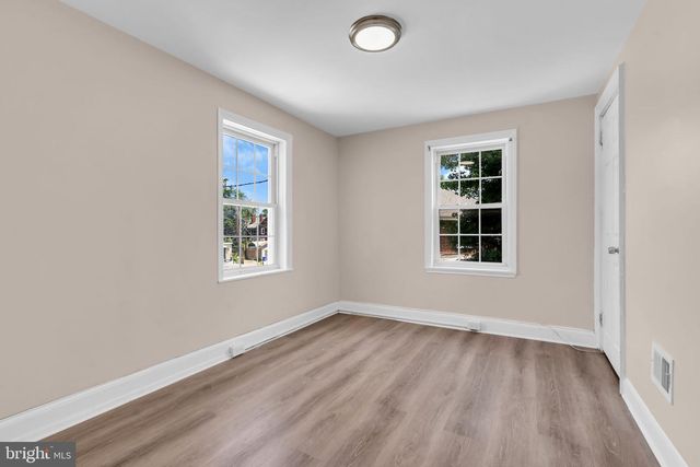 1095 TRENT RD, Camden, NJ 08104