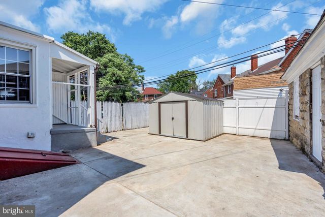 1095 TRENT RD, Camden, NJ 08104