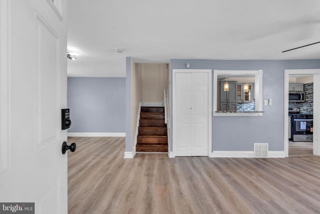 1095 TRENT RD, Camden, NJ 08104