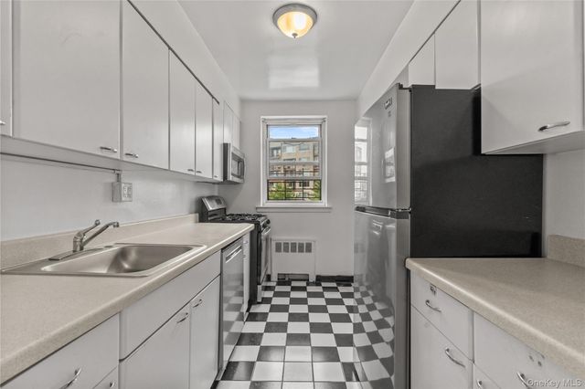 720 Pelham Road 4J, New Rochelle, NY 10805