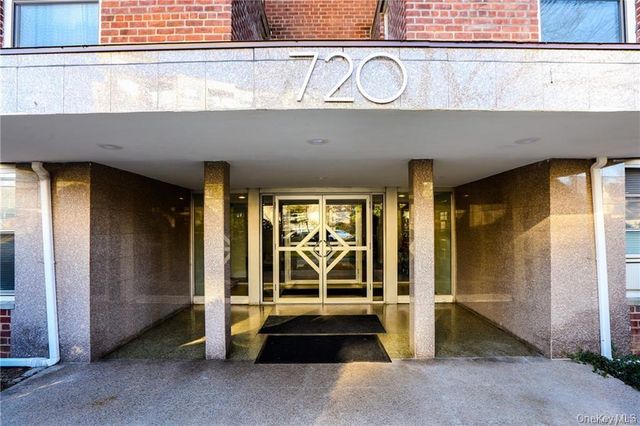 720 Pelham Road 4J, New Rochelle, NY 10805