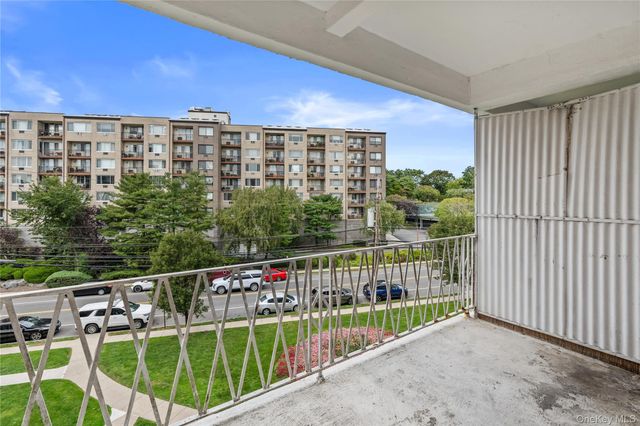 720 Pelham Road 4J, New Rochelle, NY 10805