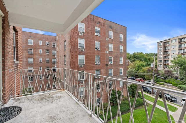 720 Pelham Road 4J, New Rochelle, NY 10805