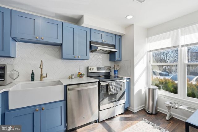 2114 WHISPERWOOD GLEN LN, Reston, VA 20191