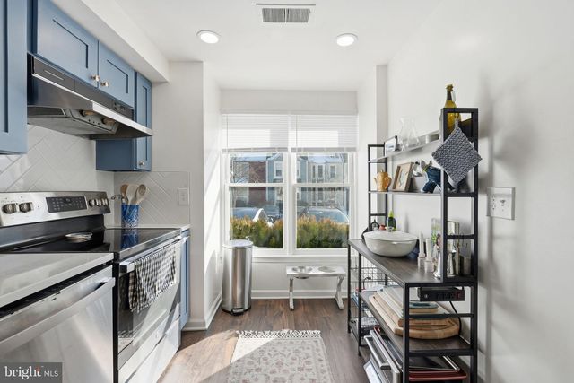 2114 WHISPERWOOD GLEN LN, Reston, VA 20191