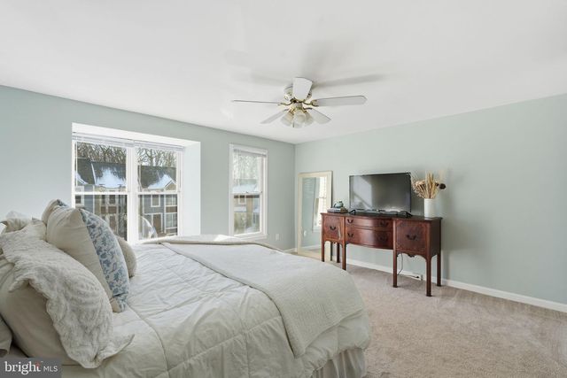 2114 WHISPERWOOD GLEN LN, Reston, VA 20191