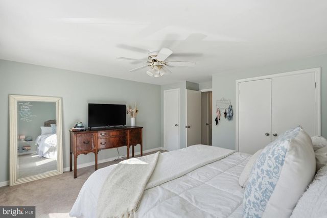 2114 WHISPERWOOD GLEN LN, Reston, VA 20191