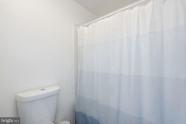 2114 WHISPERWOOD GLEN LN, Reston, VA 20191