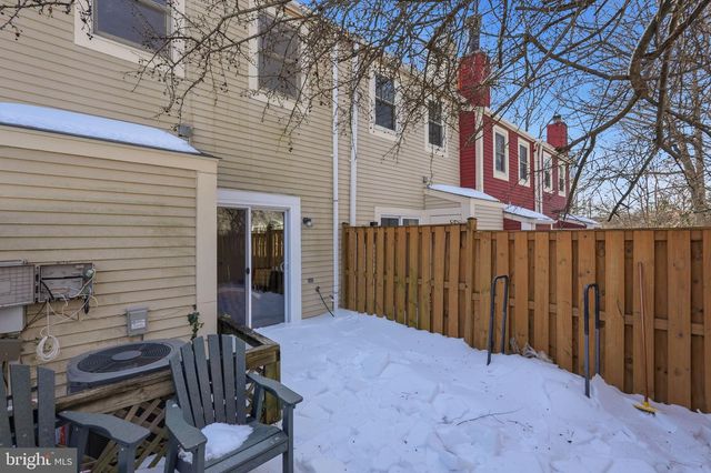 2114 WHISPERWOOD GLEN LN, Reston, VA 20191