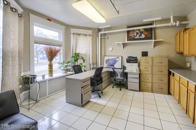 700 S ADELAIDE Street, Fenton, MI 48430