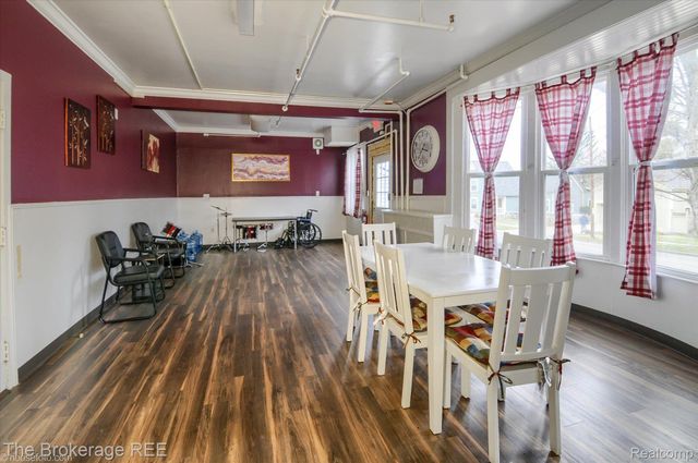 700 S ADELAIDE Street, Fenton, MI 48430