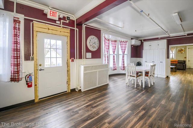 700 S ADELAIDE Street, Fenton, MI 48430