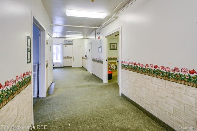 700 S ADELAIDE Street, Fenton, MI 48430