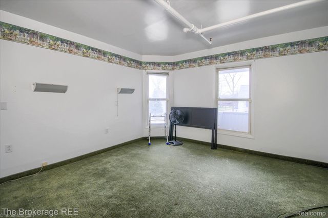 700 S ADELAIDE Street, Fenton, MI 48430