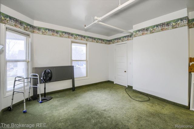 700 S ADELAIDE Street, Fenton, MI 48430