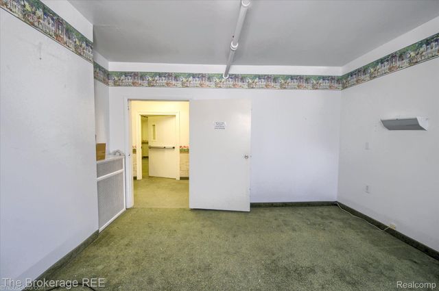 700 S ADELAIDE Street, Fenton, MI 48430