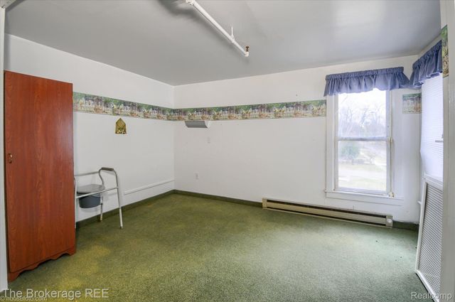 700 S ADELAIDE Street, Fenton, MI 48430