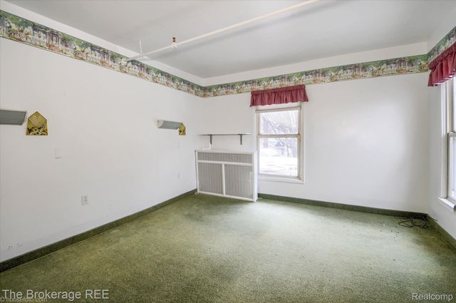 700 S ADELAIDE Street, Fenton, MI 48430