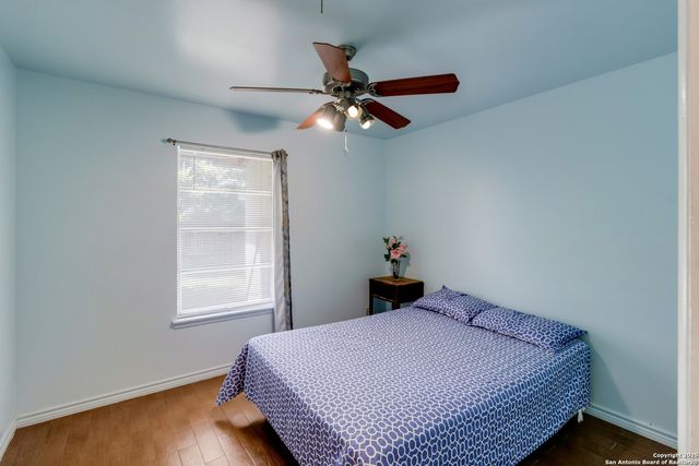 4422 Bikini Dr, San Antonio, TX 78218
