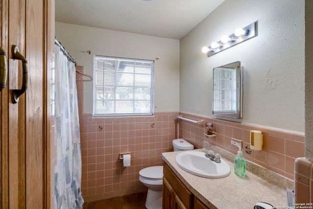 4422 Bikini Dr, San Antonio, TX 78218