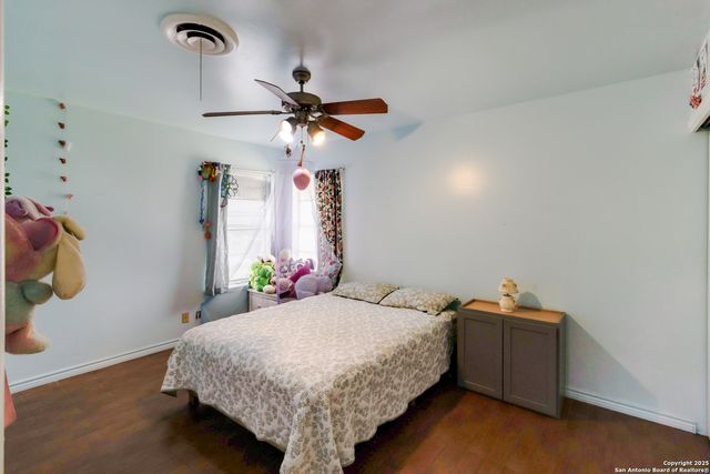 4422 Bikini Dr, San Antonio, TX 78218