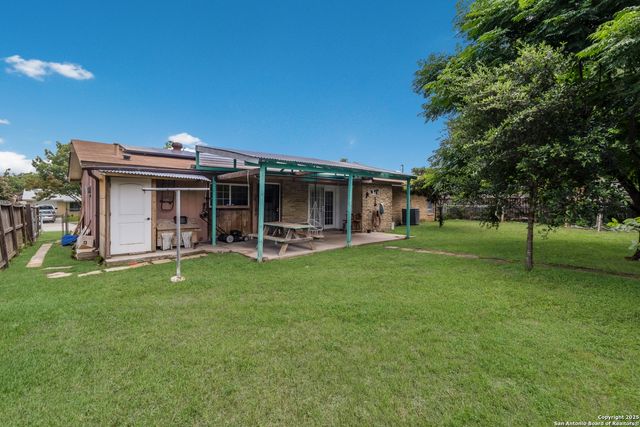 4422 Bikini Dr, San Antonio, TX 78218