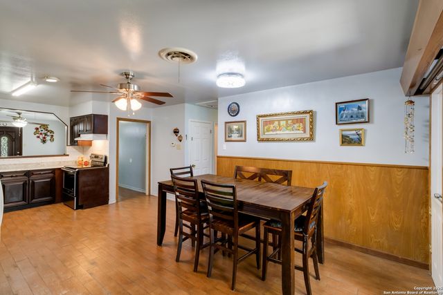 4422 Bikini Dr, San Antonio, TX 78218