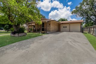 4422 Bikini Dr, San Antonio, TX 78218