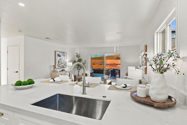 1005 Granada Drive, Pacifica, CA 94044