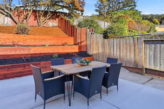 1005 Granada Drive, Pacifica, CA 94044