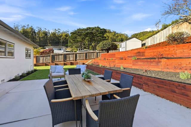1005 Granada Drive, Pacifica, CA 94044
