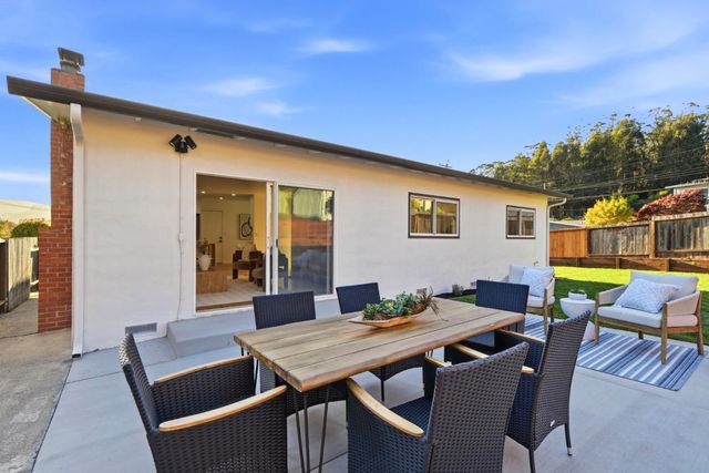 1005 Granada Drive, Pacifica, CA 94044