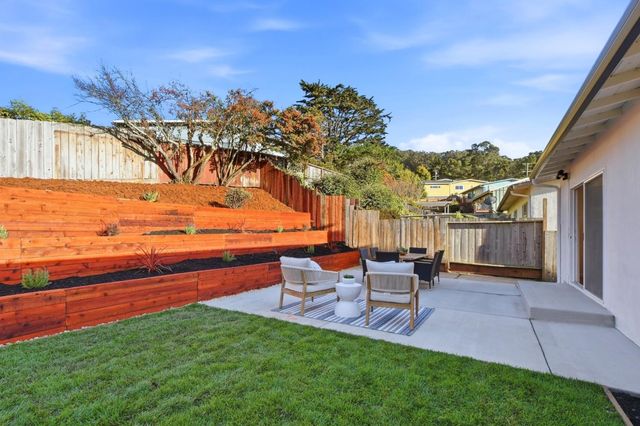 1005 Granada Drive, Pacifica, CA 94044