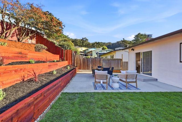 1005 Granada Drive, Pacifica, CA 94044