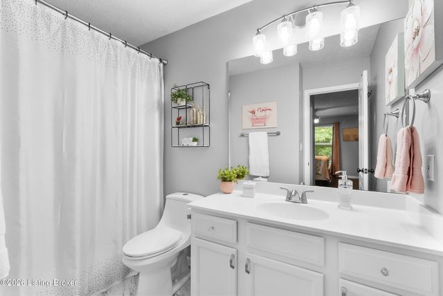 9208 Hawthorne Pointe Dr 203, Louisville, KY 40272