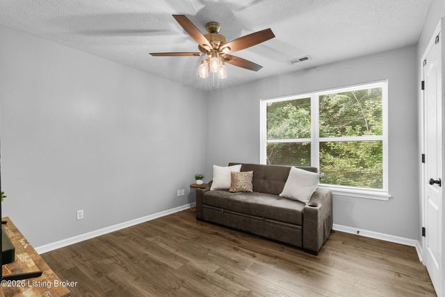 9208 Hawthorne Pointe Dr 203, Louisville, KY 40272