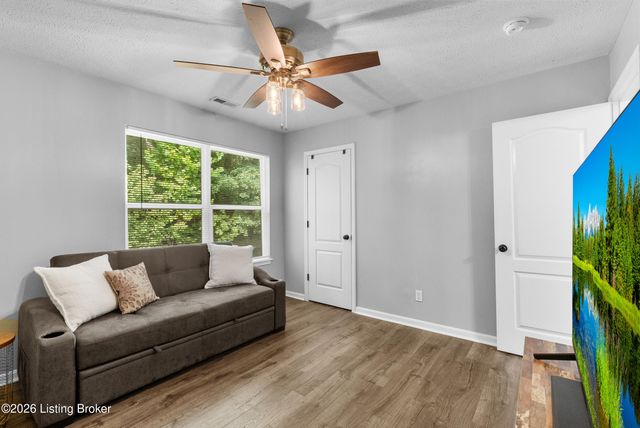9208 Hawthorne Pointe Dr 203, Louisville, KY 40272