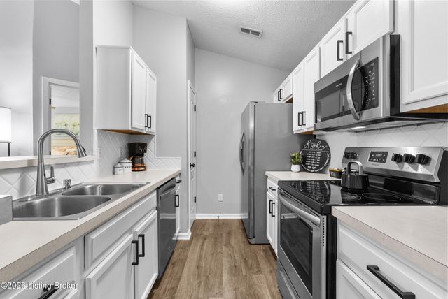 9208 Hawthorne Pointe Dr 203, Louisville, KY 40272