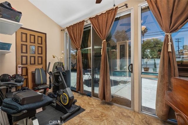 6613 Randi Avenue, Woodland Hills, CA 91303