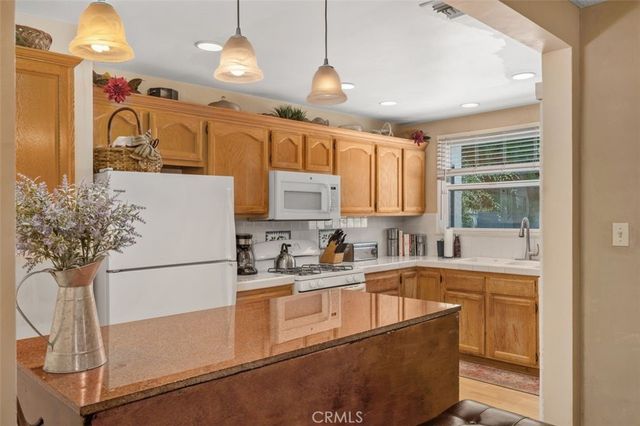6613 Randi Avenue, Woodland Hills, CA 91303