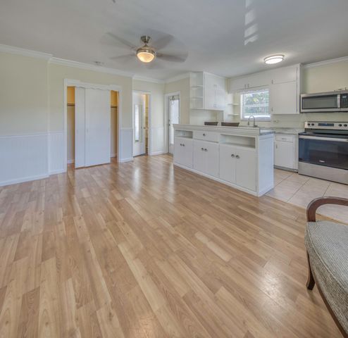 115 S Palmway 8, Lake Worth Beach, FL 33460
