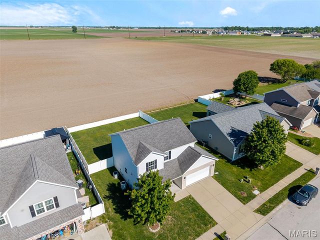 1128 Beechcraft Boulevard, Mascoutah, IL 62258