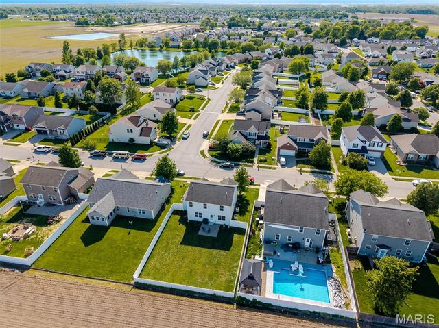 1128 Beechcraft Boulevard, Mascoutah, IL 62258