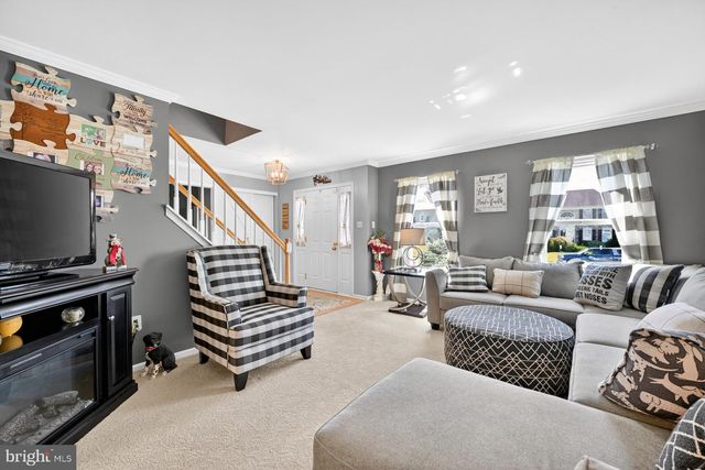 1233 COBBLESTONE DR, Quakertown, PA 18951
